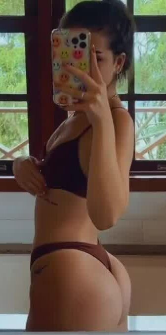 Mel Maia!!! 0n Mirror/ show body sexy!
