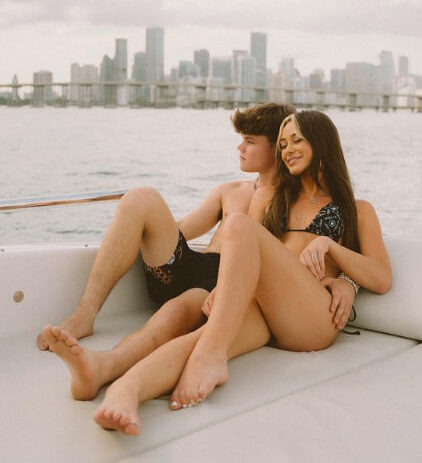 mckinley richardson Onlyfans Leaked – Naked Body with BF on Boat !!!