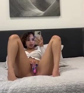 fwtina Onlyfans – Masturbating on bed ! Orgasm !