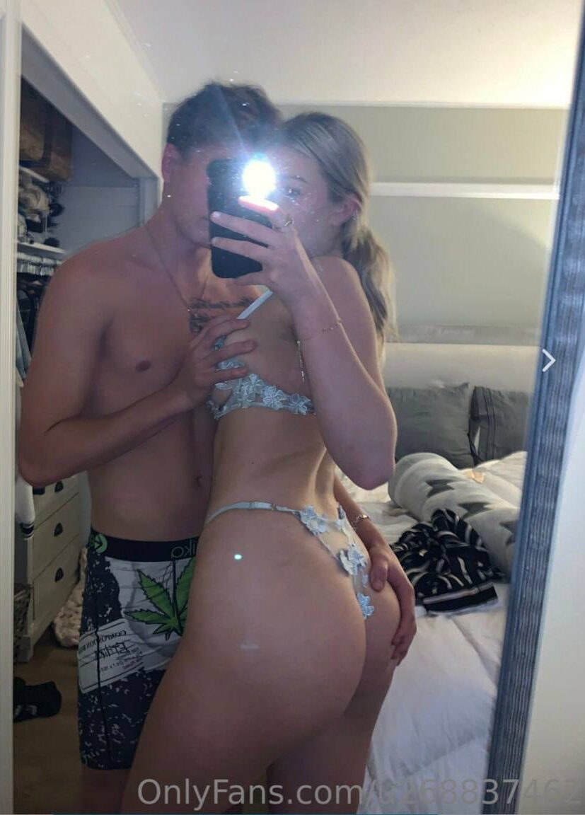 Hailey Sigmond Onlyfans Leaked – Nude Erotic on Mirror With BF !