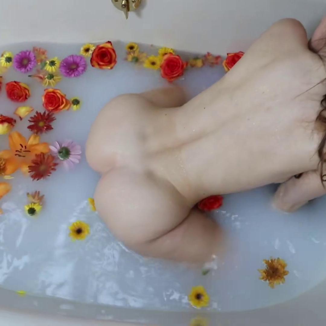 Abby Opel Bathtub Nude Twerk Video Leaked