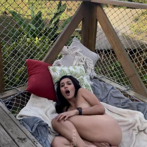 Hanna Miller Outdoor Masturbation Onlyfans Video Leaked